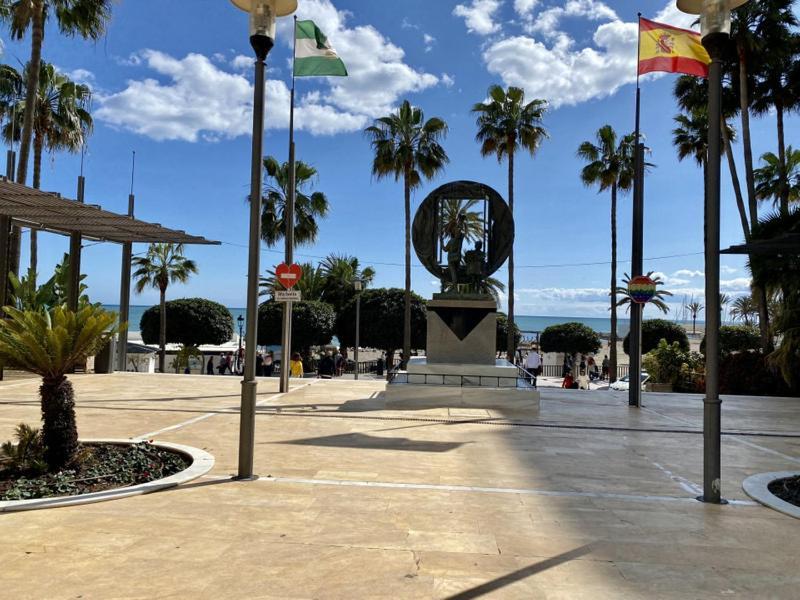 Luxe Discret Avenida Del Mar Marbella