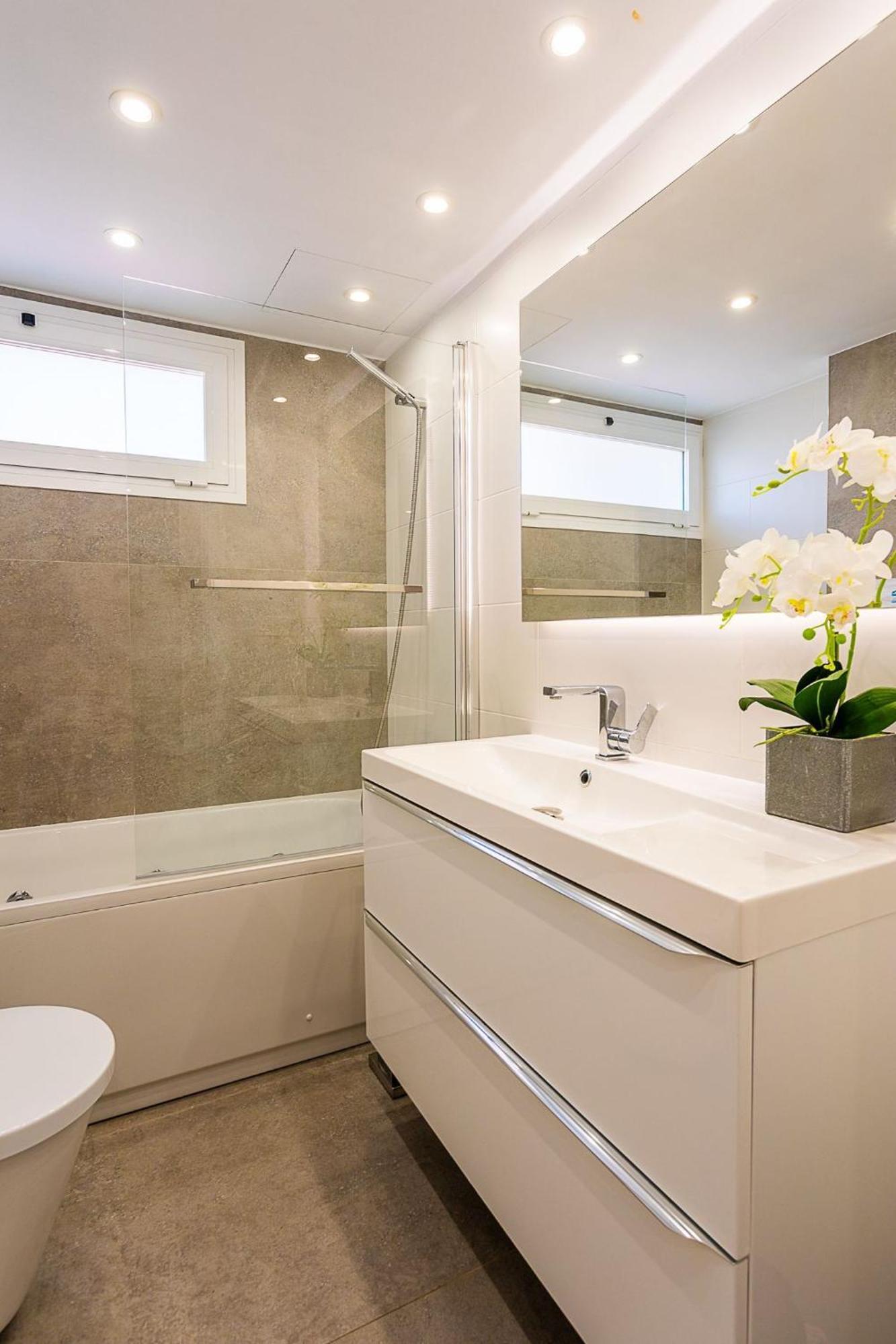 Luxe Discret Avenida Del Mar Marbella